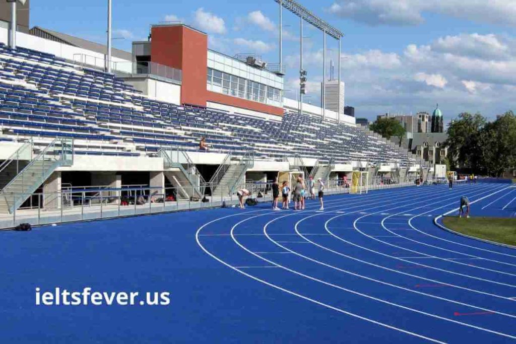 The Maps Below Show University Sports Courts in 1990 and Now (3) (1)